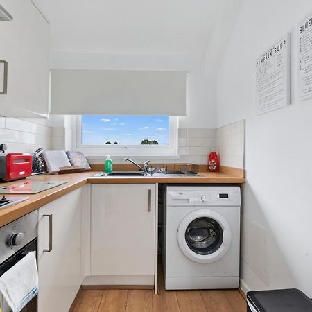 Village Cwtch Whitchurch 2 Bedroom Apartment Cardiff Esterno foto