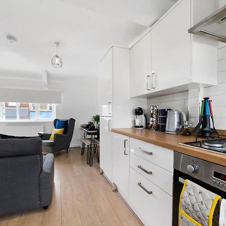 Village Cwtch Whitchurch 2 Bedroom Apartment Cardiff Esterno foto