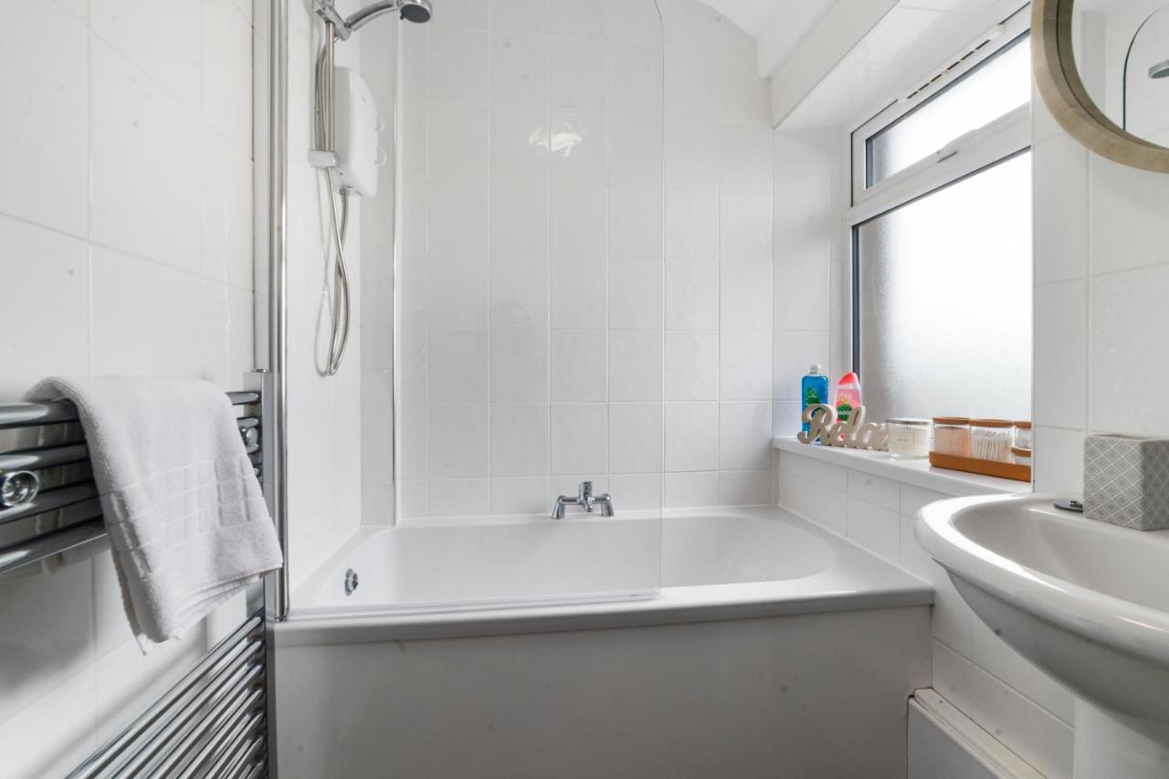 Village Cwtch Whitchurch 2 Bedroom Apartment Cardiff Esterno foto