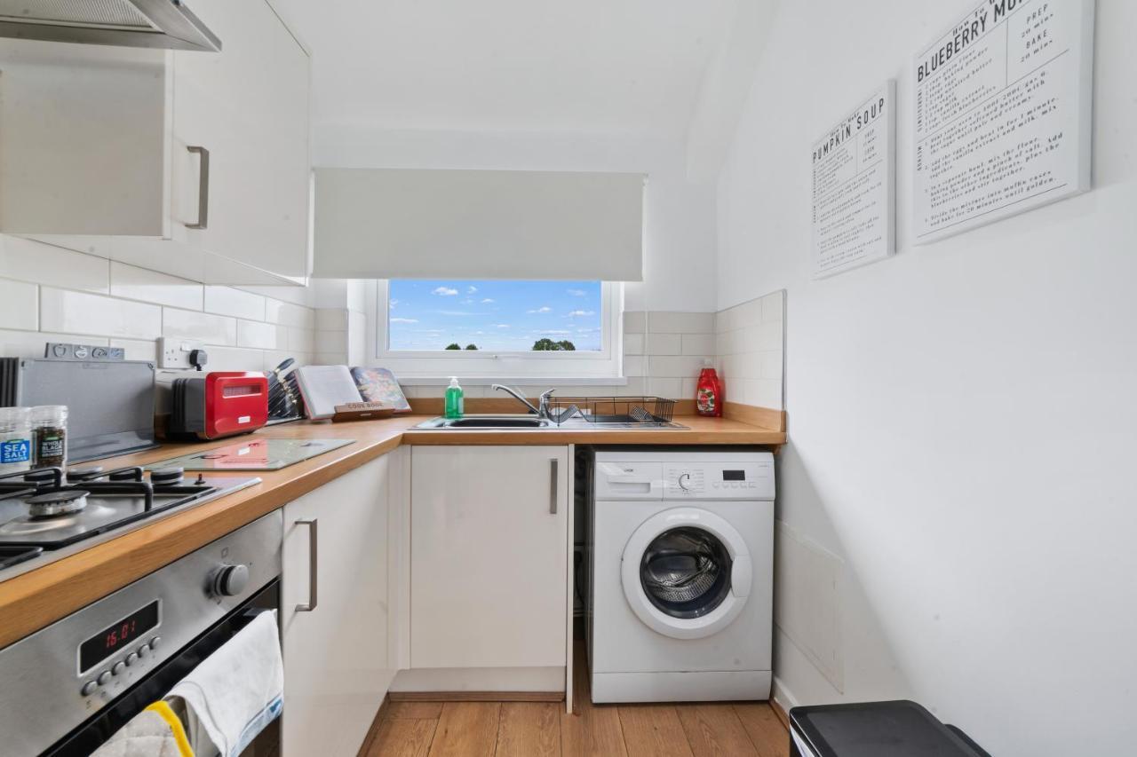 Village Cwtch Whitchurch 2 Bedroom Apartment Cardiff Esterno foto
