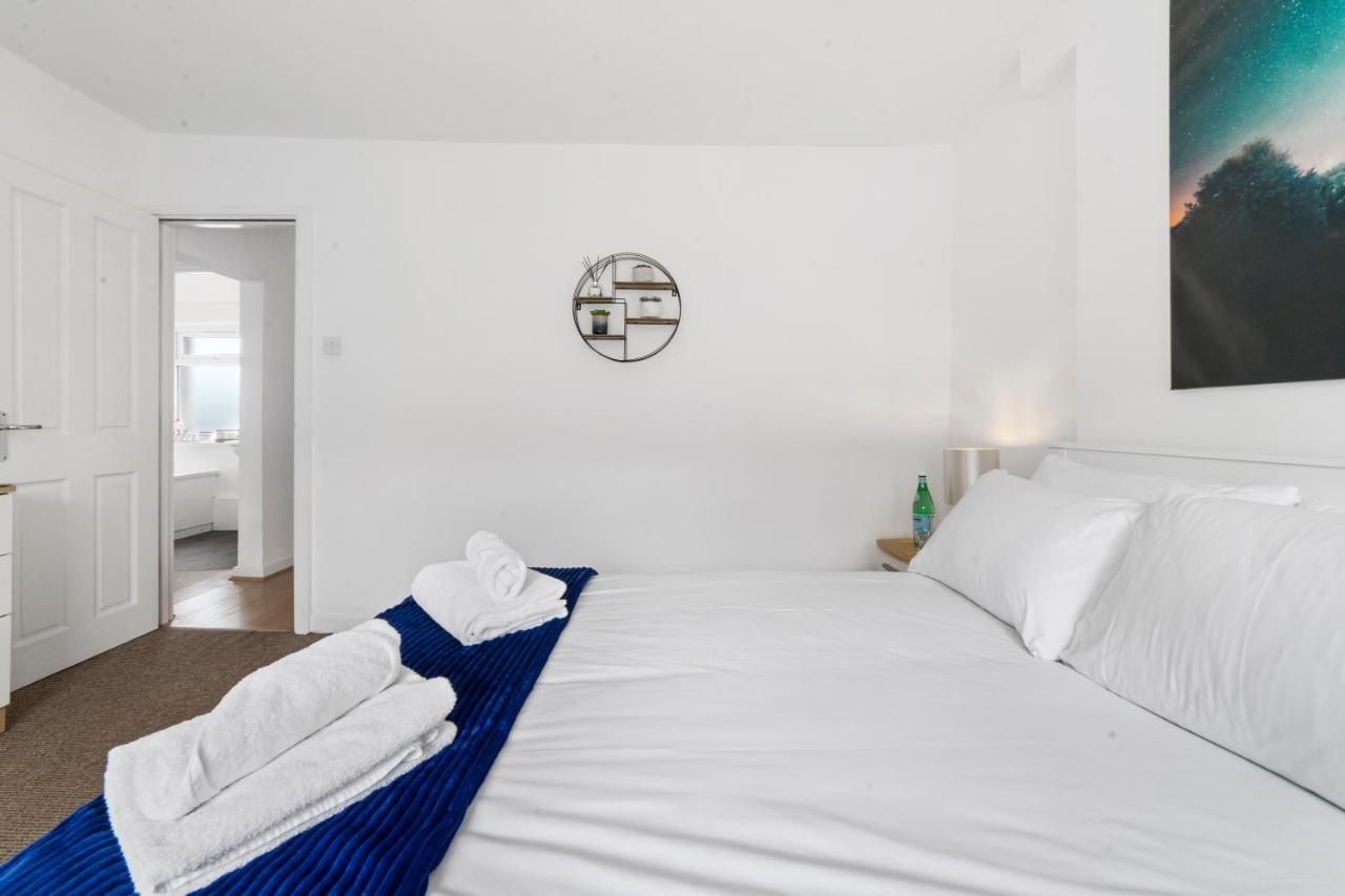 Village Cwtch Whitchurch 2 Bedroom Apartment Cardiff Esterno foto